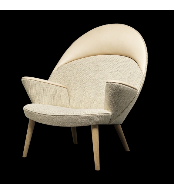 PP521 Upholstered Peacock Poltrona PP Møbler