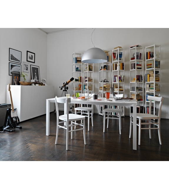 Singles Horm Bookcase