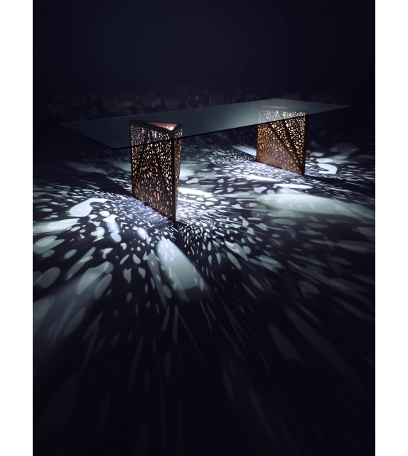 Riddled Table Horm Mesa