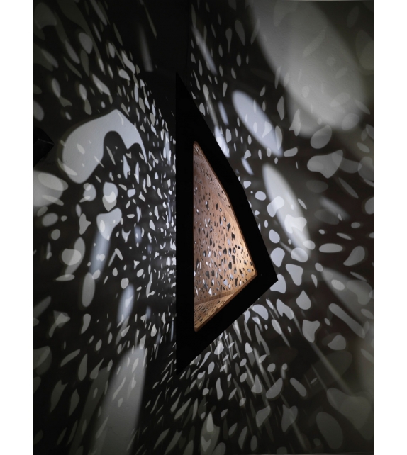 Riddled Table Horm Tisch