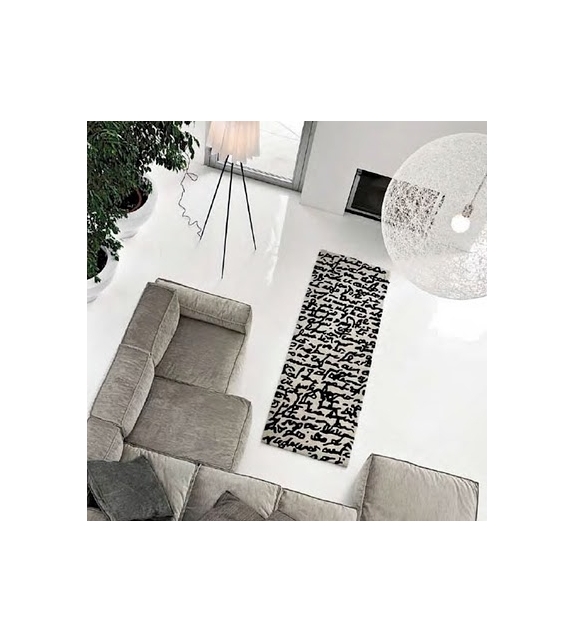 Black on white: Manoscritto