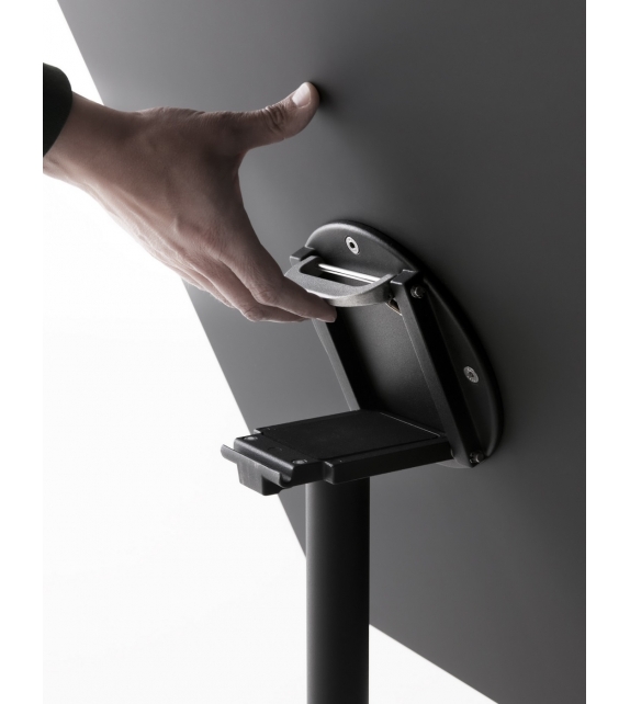 Elephant Kristalia Mesa