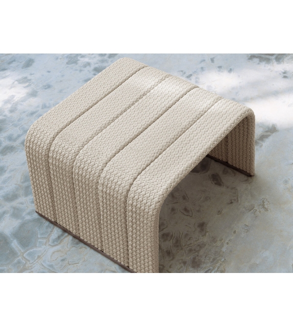 Frame Paola Lenti Tavolino