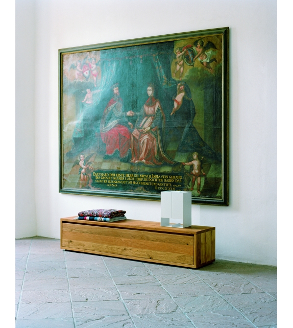 SB05 Imari E15 Commode