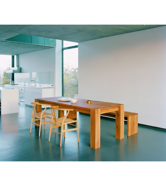 TA04 Bigfoot™ E15 Table