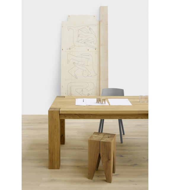 TA04 Bigfoot™ E15 Table