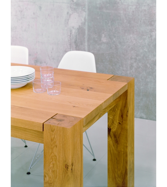 TA04 Bigfoot™ E15 Table
