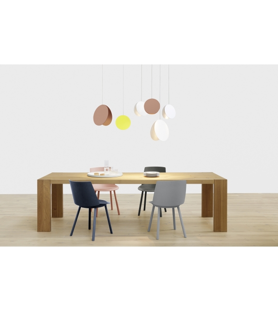 TA17 London E15 Table