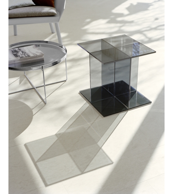 CT08 Vier E15 Side Table