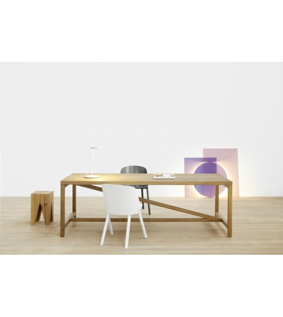 LT04 Colour E15 Stehleuchte