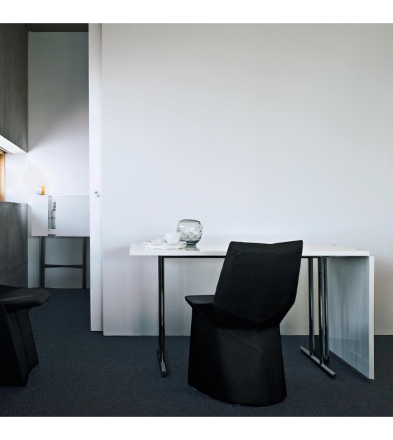 Lou Perou ClassiCon Tisch