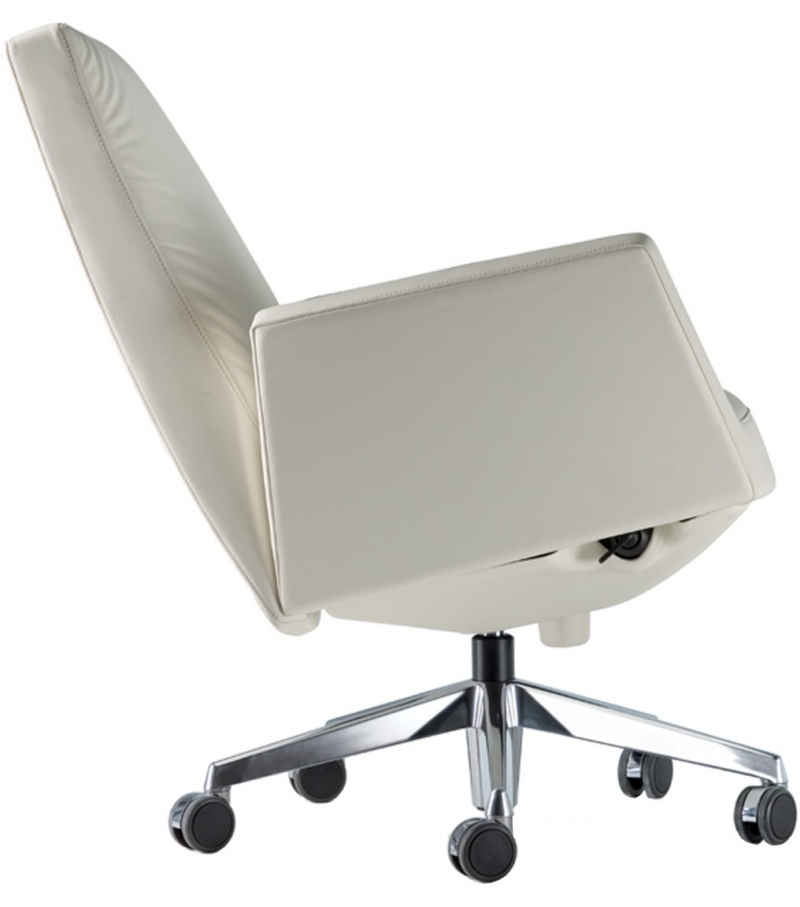 Chancellor Executive Poltrona Frau Armchair