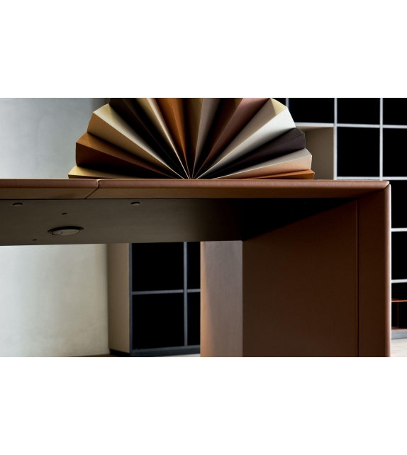 C.E.O. Cube Desk Poltrona Frau Escritorio