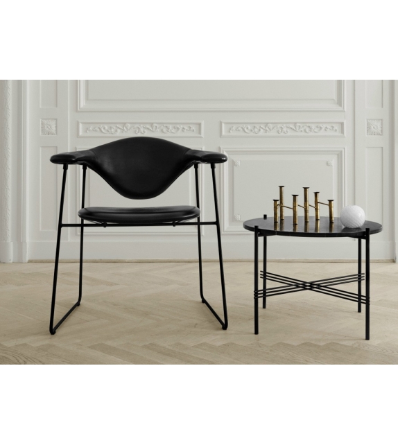 Masculo Lounge Gubi Stuhl