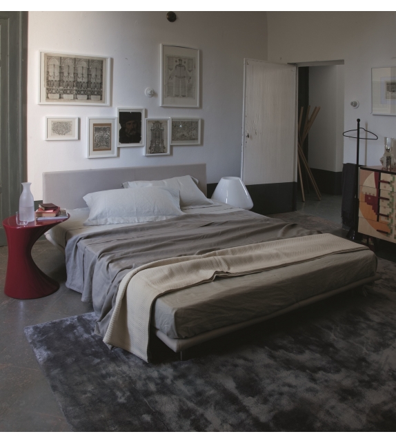 1885 Milano Zanotta Bed