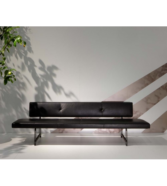 Foster 510 Walter Knoll Bench