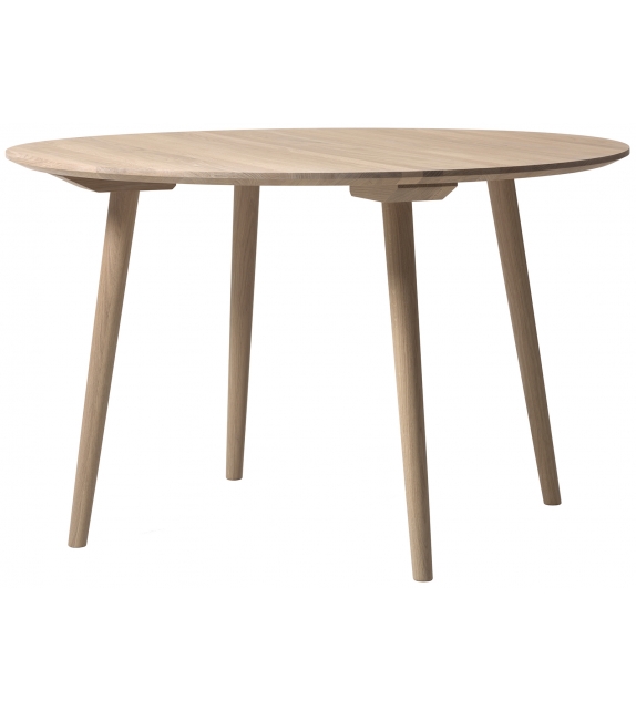 In Between &Tradition Runder Tisch