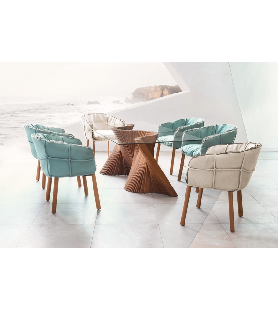 Wave Kenneth Cobonpue Tisch