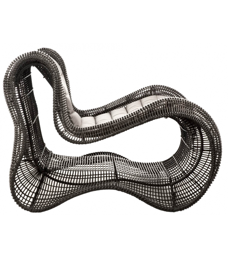 Pigalle Kenneth Cobonpue Outdoor Armstuhl