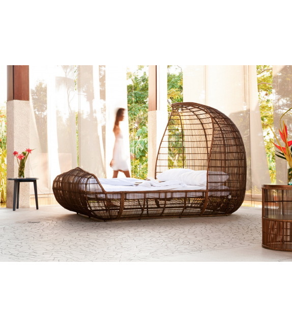 Voyage Kenneth Cobonpue Letto