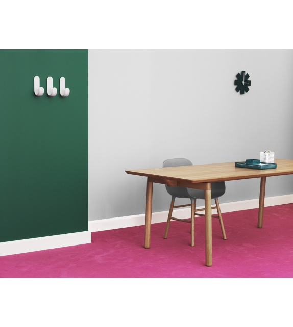 Form Normann Copenhagen Sessel mit Holzbeine