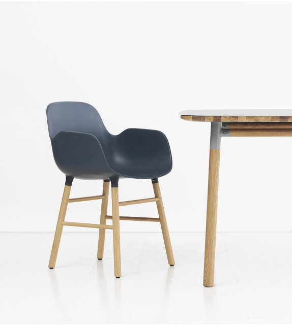 Form Normann Copenhagen Sessel mit Holzbeine